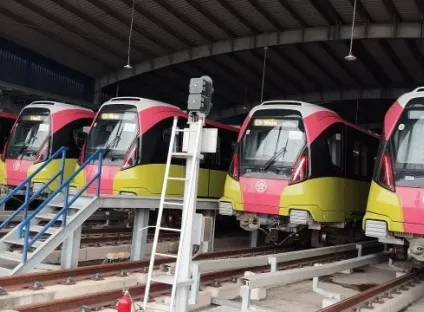 Trains on Nhon-Hanoi Station metro line qualified to operate | VTV
