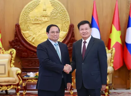 Vietnamese PM meets with top leader of Laos ahead of ASEAN Summits | VTV