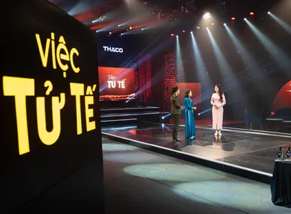 Gallery - Kind Deeds in January: “Miracles” Lit by Little Suns | VTV