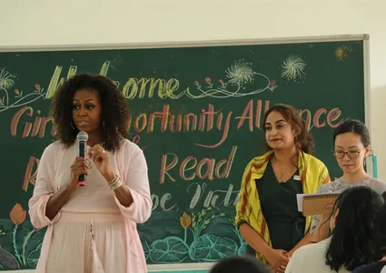 Former US first lady visits Cần Giuộc High School