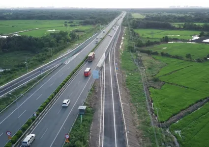 Vietnam targets 34 transport project completions