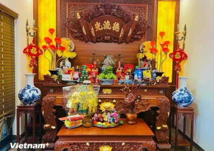 Carp release ritual on Kitchen Gods’ worshipping day marks start of Tet