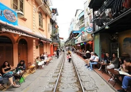Hanoi bans tours on train street