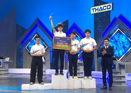 Thrilling  to  the Last Minute: Hanoi Schoolboy Wins Laurel Wreath in First Week of Road to Mount Olympia - Third Quarter