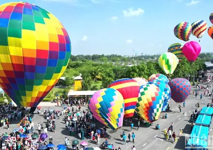 Dong Nai launches Hot Air Balloon Festival and investment promotion event