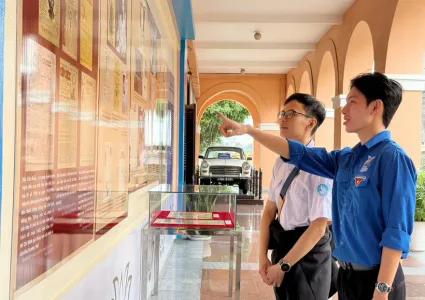 Exhibition features President Ho Chi Minh as founder of Vietnam’s revolutionary press