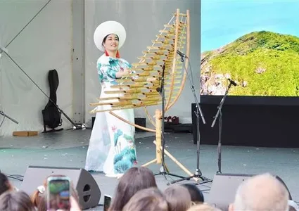 Vietnam adds cultural colours to Korean Expo in Paris