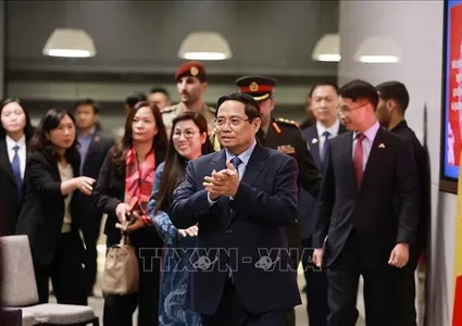 Prime Minister meets Vietnamese community in Kuwait