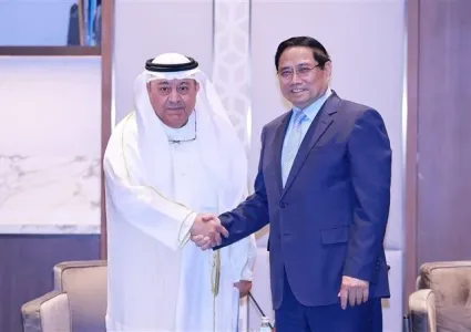 PM meets Kuwaiti officials, businessmen, calls for specific joint projects