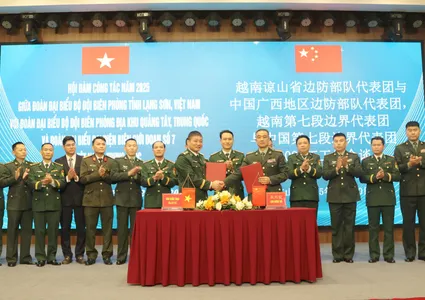 Vietnamese, Chinese forces coordinate to build peaceful, friendly border