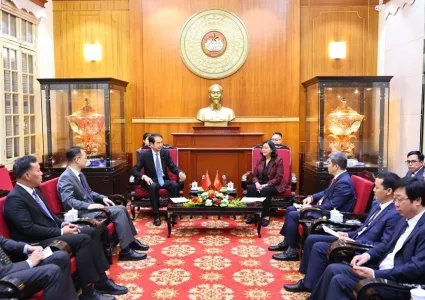 Viet Nam, China strengthen solidarity, friendship