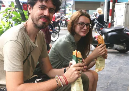 Foreign visitors captivated by Hanoi’s street food culture