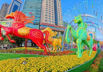 Nguyen Hue Flower Street showcases Vietnamese identity, integration spirit
