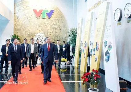 Party leader pays Tet visits to Viet Nam Television, Voice of Viet Nam