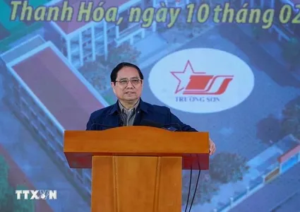 PM launches construction of inter-level school, hands out Tet gifts in Thanh Hoa