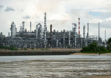 Expert suggests learning from Singapore’s energy security approach amid supply shocks