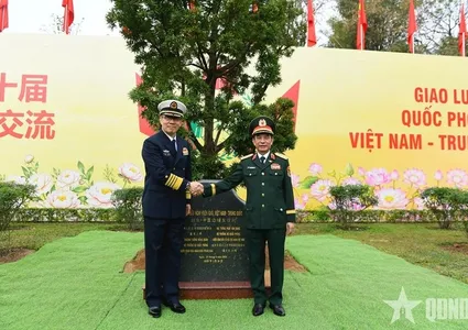 Chinese Defence Minister arrives in Quang Ninh to attend border friendship exchange activities