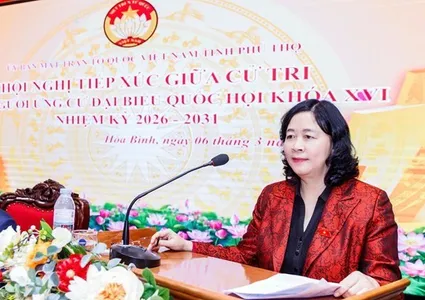 Front leader meets voters in Phu Tho