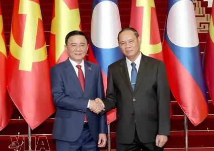 Official welcome ceremony held for senior Vietnamese Party official in Vientiane