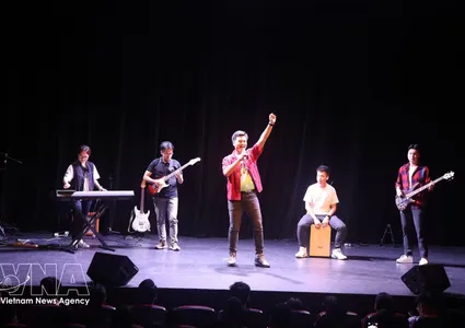 Vietnamese students in Singapore promote homeland’s culture through music