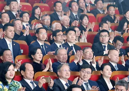 Top Vietnamese leader attends friendship music concert in Beijing