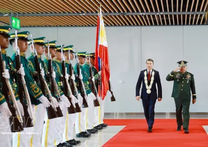 PM Le Minh Hung arrives in Philippines for 48th ASEAN Summit