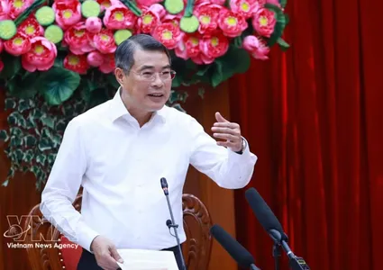 PM urges Vinh Long to renovate development mindset for double-digit growth