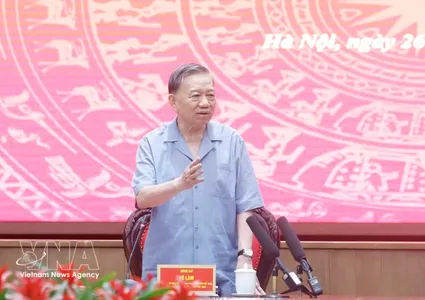 Top leader urges Hanoi to accelerate reforms, innovation for stronger development