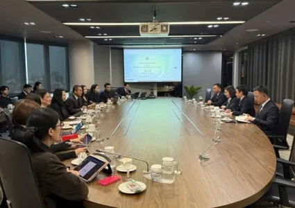 Vietnam, Thailand share experience in developing new financial products