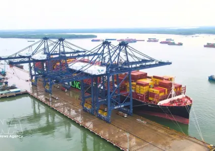 SSIT welcomes LNG-powered mega container ship on new trans-Pacific route