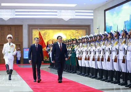Vietnamese PM hosts welcome ceremony for Lao counterpart