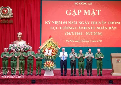 Top leader asks for building stronger, more modern people's police force