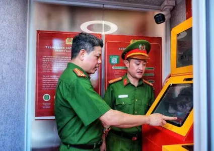 Hanoi pilots smart police station