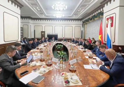 Hanoi, Moscow seek to develop more friendship, investment projects