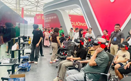 Gian trưng bày VTV đón đông đảo khách tham quan trải nghiệm trường quay ảo, "đi cùng diễu binh"