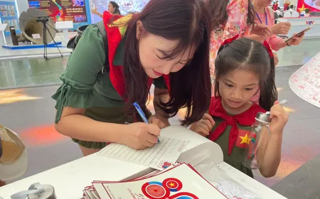 Lan tỏa tình yêu Tổ quốc qua từng dòng thư tại gian trưng bày của VTV