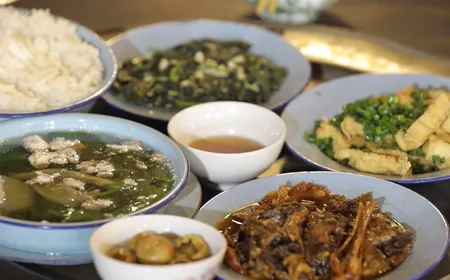 Explore Hanoi through its delicious cuisine