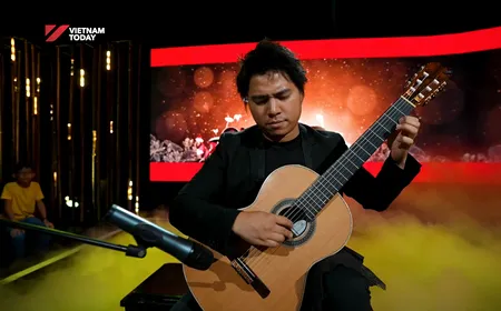 Meet Dr. An Tran - a master of the classical guitar