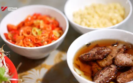 The Art of Bun Cha | Street Food Episode 2