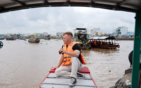 Sunrise on the Cai Rang floating market | Check-in guide