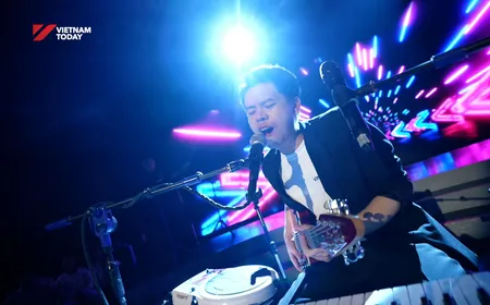 Artist Vinh Khuat | Showtime