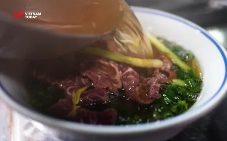 Chicken phở - A Hà Nội culinary delicacy | Street Food