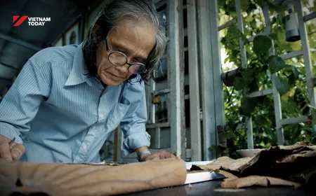 Turning lotus leaves into art | Vibes of Vietnam