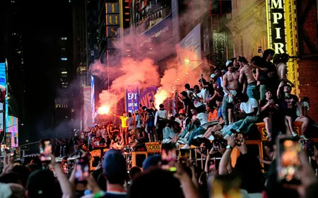 Mỹ: Người dân New York "đi bão" ăn mừng vô địch NBA giữa mùa FIFA World Cup 2026™