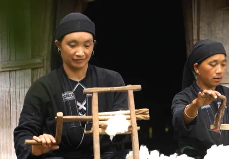 The weaving craft of the La Chi People - Rhythms of Vietnam