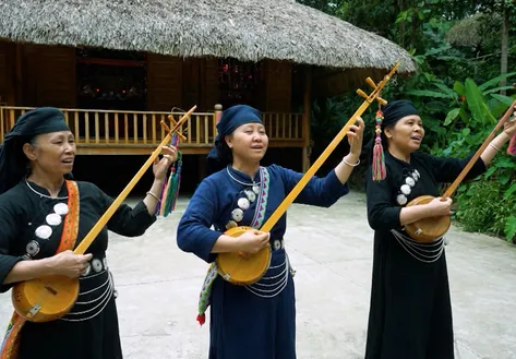 Then singing of the Tay people - The Rhymths of Vietnam