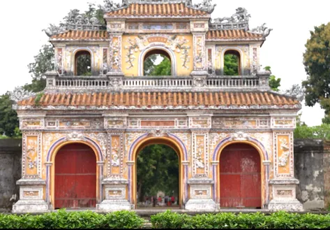 The land of heritage - Easy Vietnamese