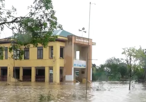 Updates on flood situations, rescue and relief operations in Central Vietnam