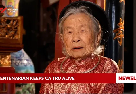 Centenarian keeps ca trù alive