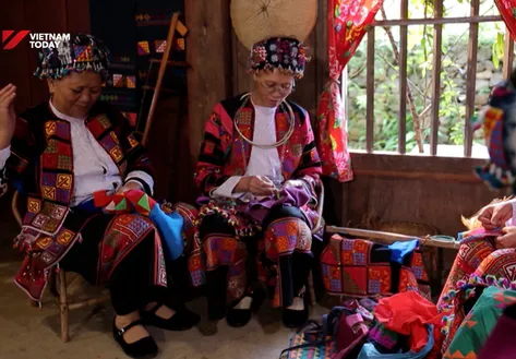 The Colours of Lô Lô Brocade | Vibes of Vietnam